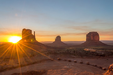 Sunrise in Monument Valley park