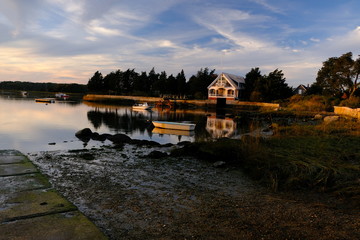 Fototapeta premium house on lake