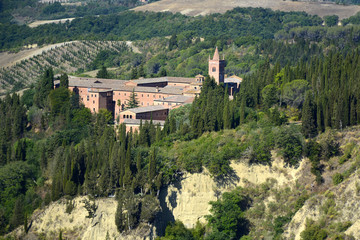 Fototapeta na wymiar Abbazia di Monte Oliveto Maggiore