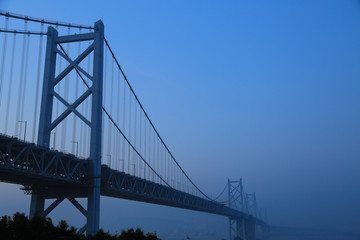 香川県坂出市　与島PAから見た朝の瀬戸大橋