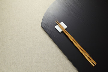 お盆とお箸