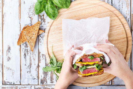Club sandwich with steak