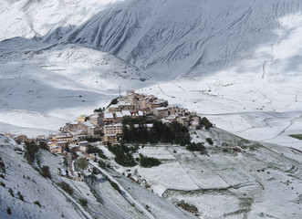Castelluccio im Schnee