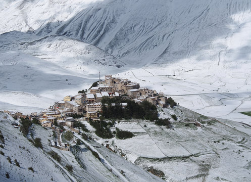 Castelluccio im Schnee