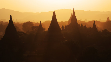 Atardecer en Bagan, Myanmar