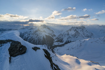 Fototapeta na wymiar Gipfelblick im Winter