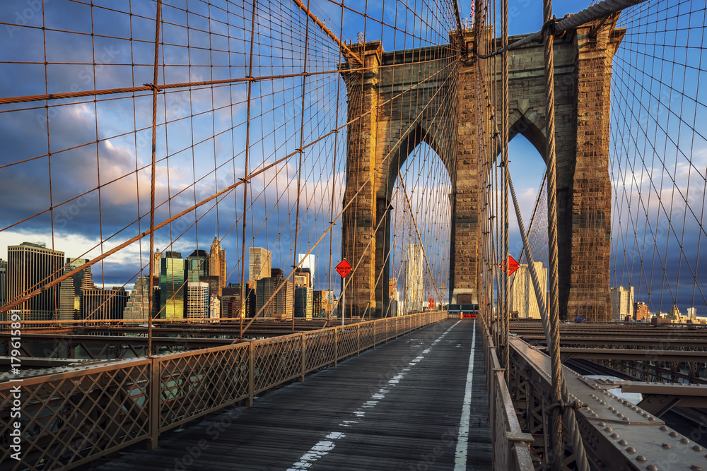 Wall mural Brooklyn Bridge in the morning light