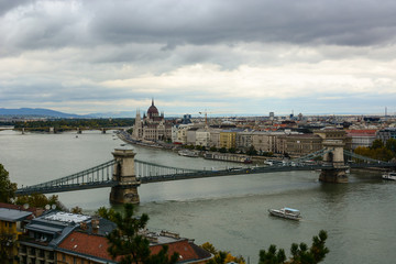 Fototapeta premium Cityscape of Budapest with Hungarian Parliament, Danube river and Szechenyi Chain Bridge 