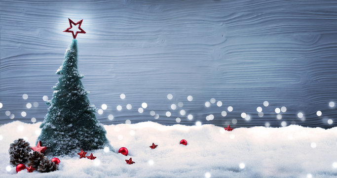Weihnachten, Advent  -  Tannenbaum und Lichter in Schneelandschaft  -  Panorama, Banner