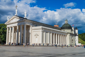Naklejka premium VILNIUS, LITHUANIA - AUGUST 15, 2016: Cathedral Basilica Of St. Stanislaus And St. Vladislav On Cathedral Square in Vilnius, Lithuania.