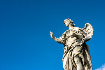 Fototapeta na wymiar angel roma statue