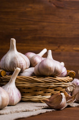 Raw garlic cloves