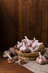 Raw garlic cloves