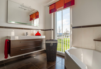 modernes Bad mit Waschtisch