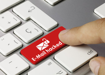 E-Mail hacked © momius