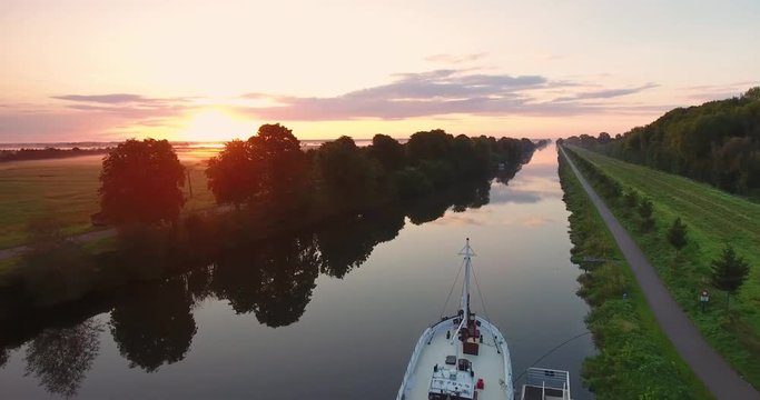 Le canal de la Somme - Vol pr&egrave;s de  Saint-Valery-sur-Somme - Baie de Somme