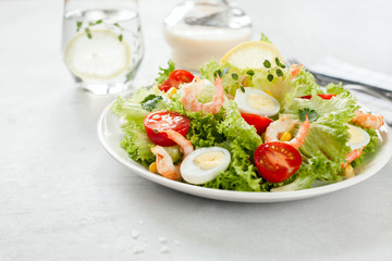 Fresh salad of lettuce and shrimp
