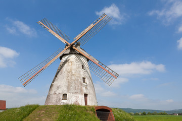 Fototapeta na wymiar Alte Windmühle