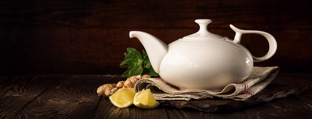 Composition of teapot and fresh additives