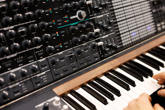 Modern Analog Synthesizer