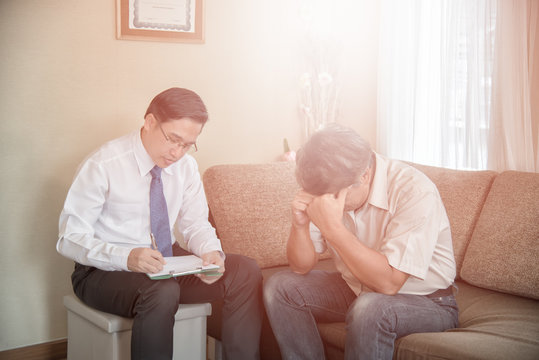 Doctor give advice to patient