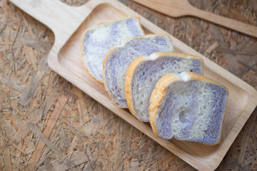 Taro sliced breads