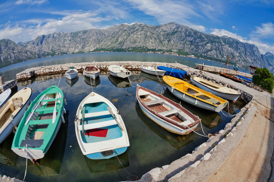 A small bay with boats