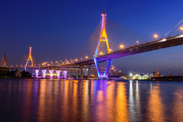 Obraz premium Beautiful Big Bhumibol Bridge / Big Suspension bridge in Sunset time 