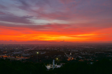 Fototapeta premium Beautiful sunset over city