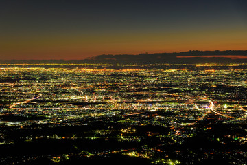 Fototapeta premium 東京～横浜～湘南の夜景 マジックアワー 丹沢大山山頂からの風景