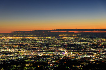 Fototapeta premium 東京～横浜～湘南の夜景 マジックアワー 丹沢大山山頂からの風景