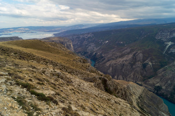 Fototapeta na wymiar Дагестанский каньон на реке Сулак.