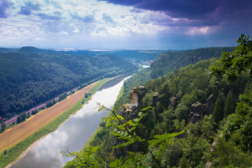 Elbtal im Elbsandsteingebirge