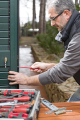 Locksmith repair the lock