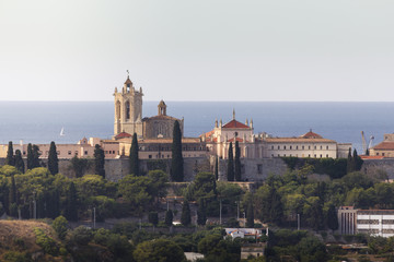 Fototapeta premium Tarragona cathedral against Medirranean sea