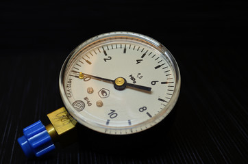 pressure gauge