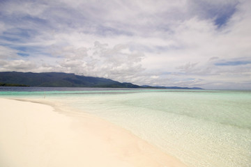 Fototapeta na wymiar seascape from an atoll in raja ampat archipelago