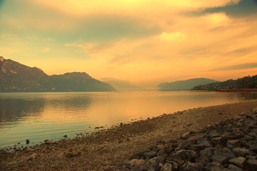 couleurs automnale sur le lac du bourget
