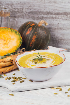 Pumpkin soup with cream and pumpkin seeds