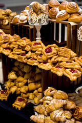 Exquisite buns and croissants in large quantities