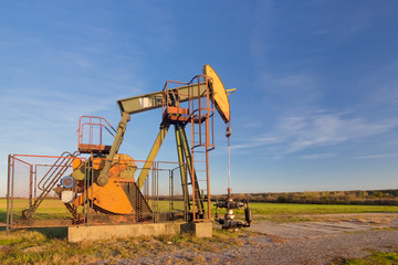 Fototapeta premium Operating oil pump