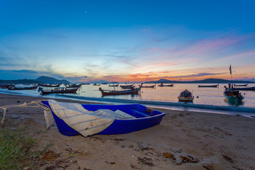 Fototapeta premium small boat on the beach