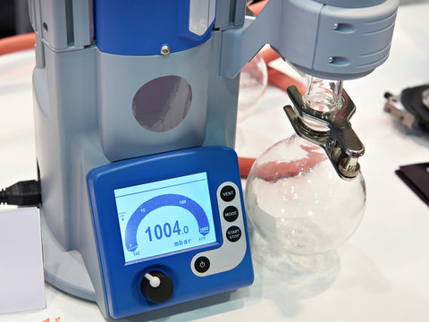 Vacuum station