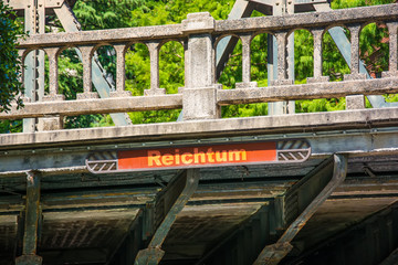 Fototapeta premium Schild 297 - Reichtum