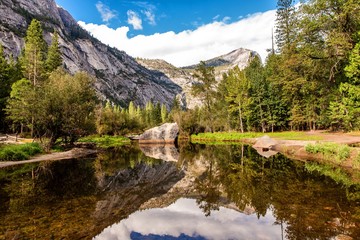Fototapeta na wymiar Mirror Lake im Yosemite Nationalpark