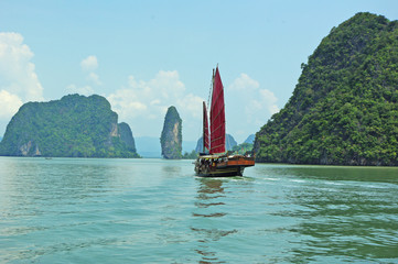 junk sailing boat red sail © Redfox1980