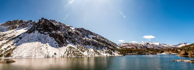 Tioga lake im Yosemite Nationalpark