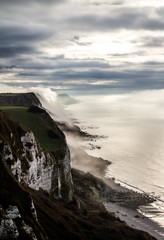 Falaises sous la brume en Normandie