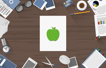 Apfel - Obst - Dokument auf Schreibtisch