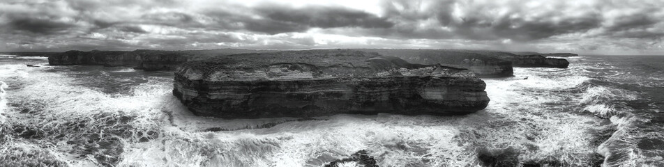 D GOR The Grotto Coast from Sea BW